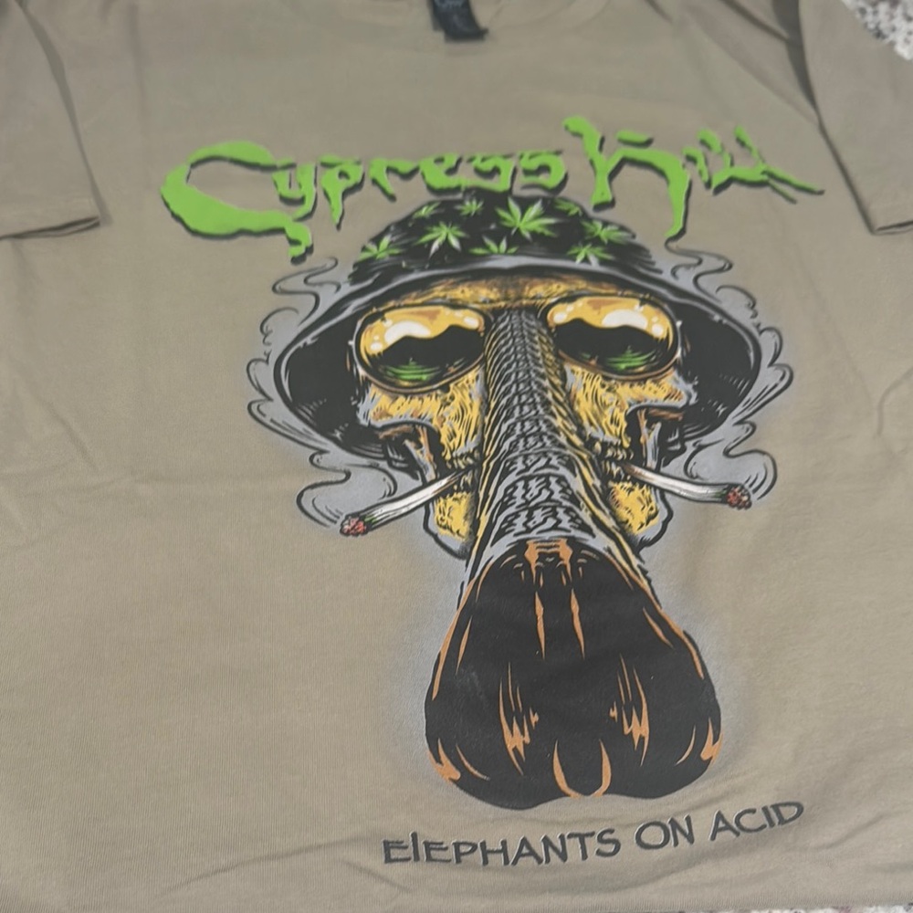 Cypress hill elephants on acid shirt size M